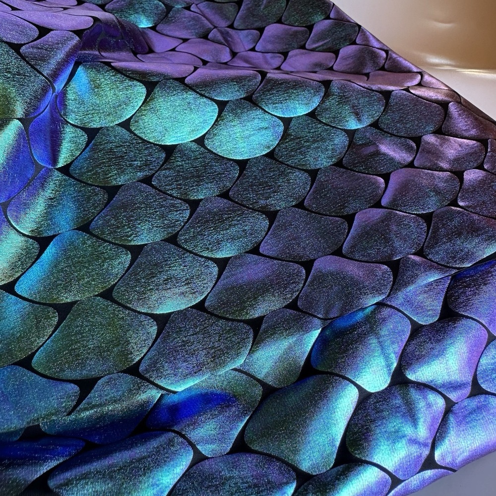 Aqua Hologram Mermaid Fish Scales Stretch Spandex Fabric About 59 X 44 Inch - Picture 2 of 3